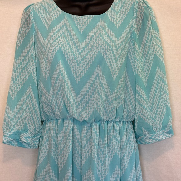 F-130 Takara Teal & White 1/2 Sleeve Hi Lo Lined MIDI Dress Size M - Picture 3 of 15